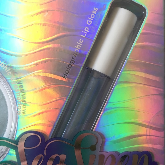 🖤NEW🖤 PARIS HILTON SEA SIREN SHADOW & GLOSS SET - Picture 3 of 4